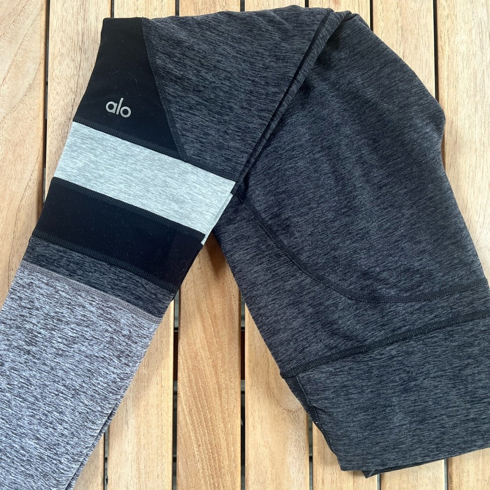 ❌ SOLD ❌ alo yoga • alosoft leggings size small